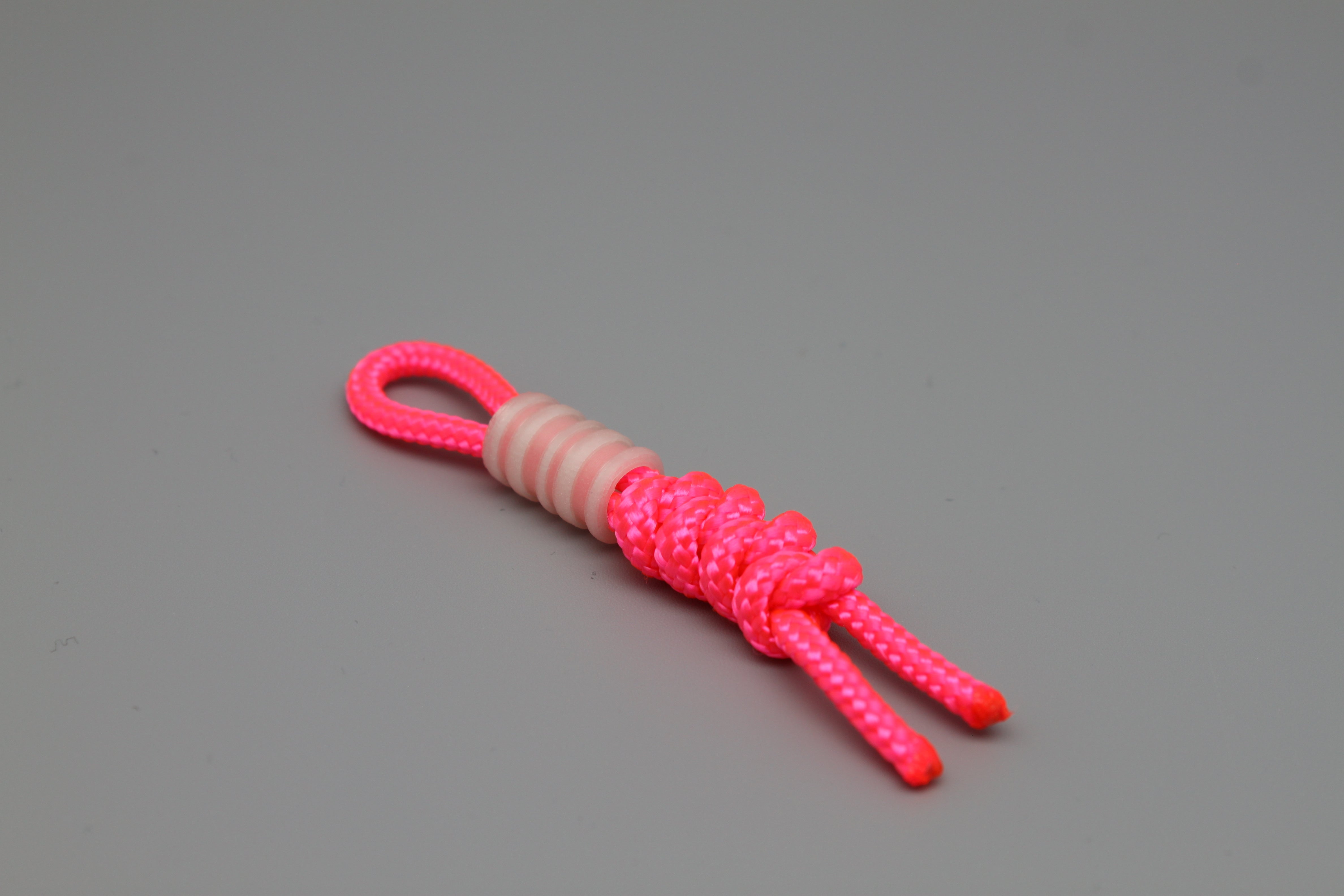 ACCESSORIES Skull Paracord Lanyard with 3D-printed luminous bead 