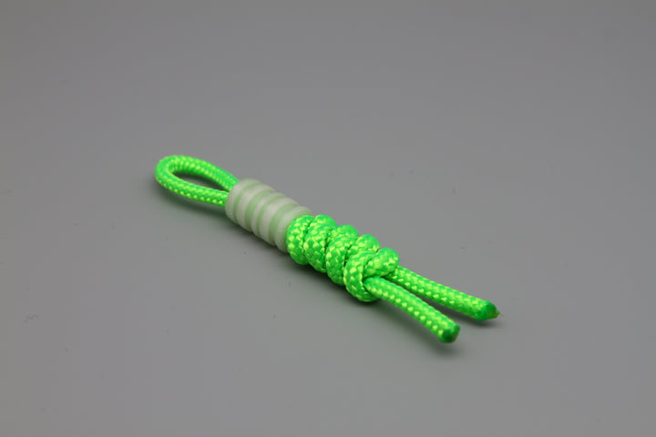 ACCESSORIES Skull Paracord Lanyard with 3D-printed luminous bead 