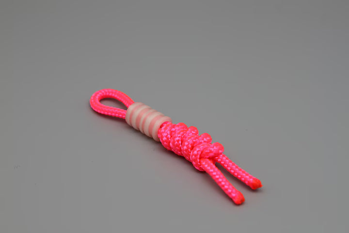 ACCESSORIES Paracord lanyard and 3D-printed glow-in-the-dark bead