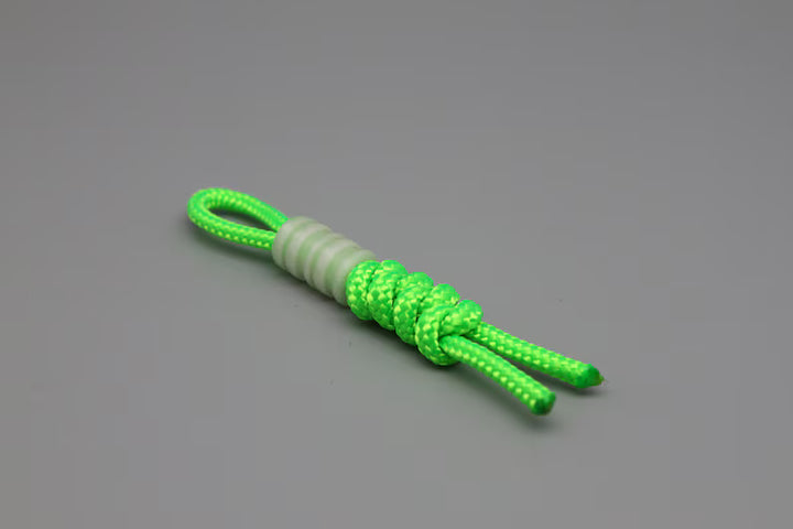 ACCESSORIES Paracord lanyard and 3D-printed glow-in-the-dark bead
