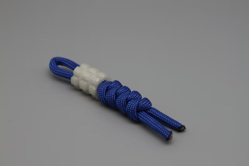 ACCESSORY Paracord lanyard and 3D-printed luminous bead