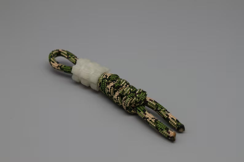 ACCESSORY Paracord lanyard and 3D-printed luminous bead