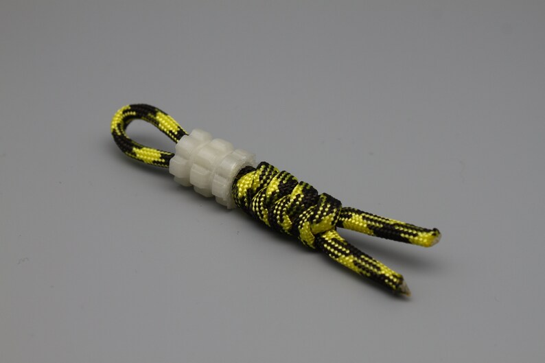 ACCESSORY Paracord lanyard and 3D-printed luminous bead