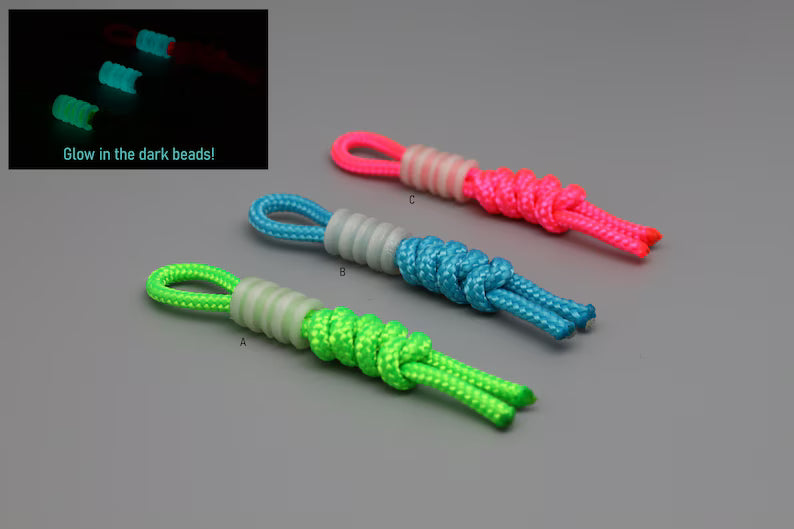 Paracord-Schlüsselband und 3D-gedruckte Leuchtperle im Dunkeln