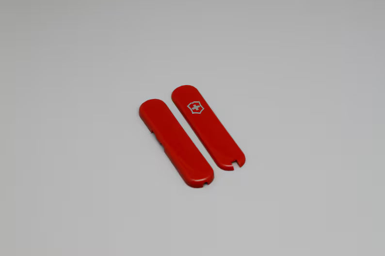Scales + 58 mm Victorinox handles with ballpoint pen and accessories"