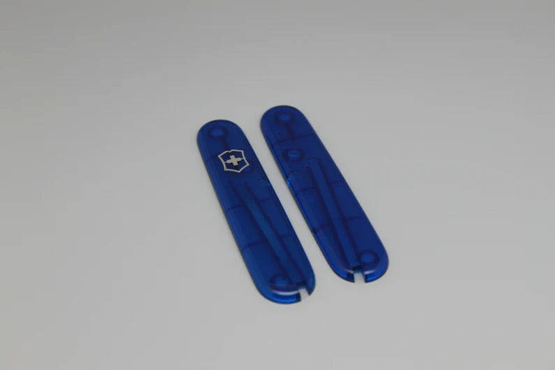 Scales + 84 mm Victorinox – scales with corkscrew and accessories