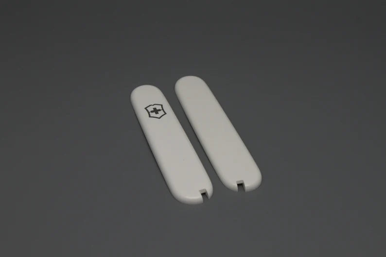 Scales + 84 mm Victorinox – scales with corkscrew and accessories
